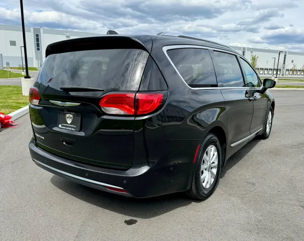 2018 Chrysler Pacifica Touring L - Photo 9