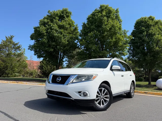 2015 Nissan Pathfinder S 2WD's photo