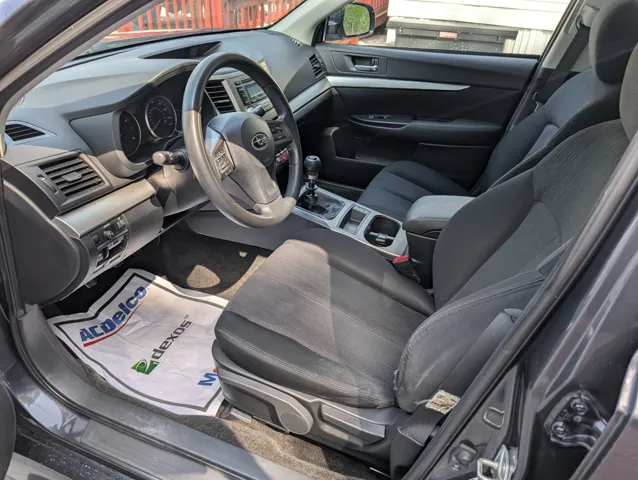 2013 Subaru Legacy 2.5i photo 5