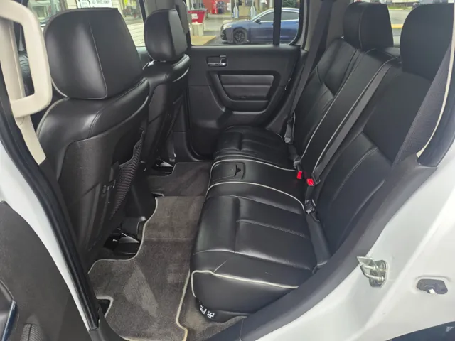 2010 Hummer H3 Luxury Edition - Photo 13