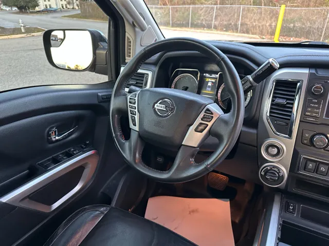2017 Nissan Titan SL - Photo 9