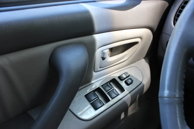 2001 Toyota Sequoia Limited - Photo 26