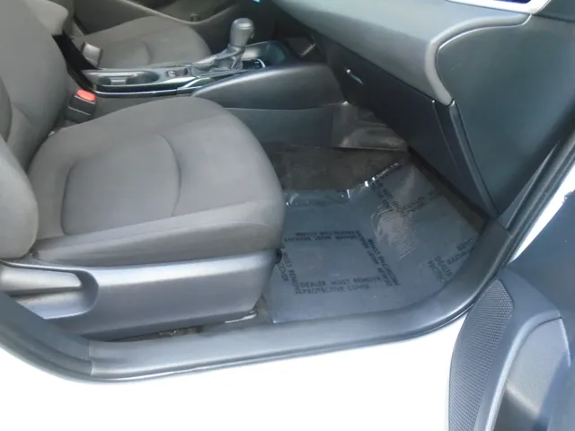 2021 Toyota Corolla LE - Photo 30