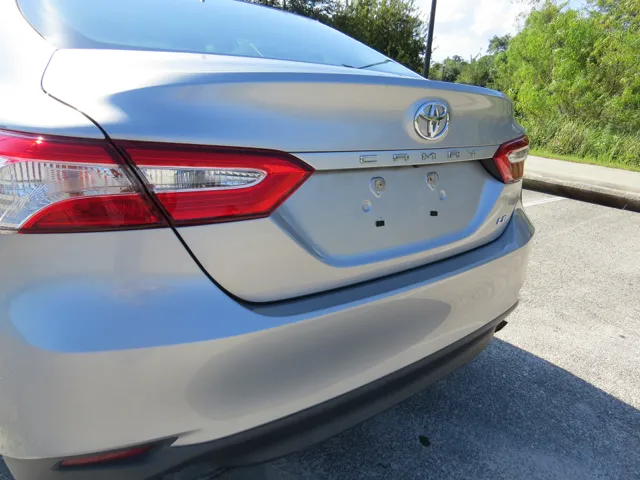 2019 Toyota Camry LE photo 17