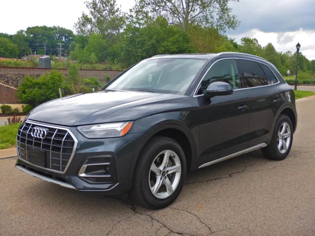 2023 Audi Q5 40 Premium's photo