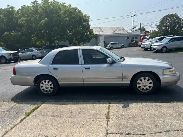 2008 Mercury Grand Marquis LS's photo