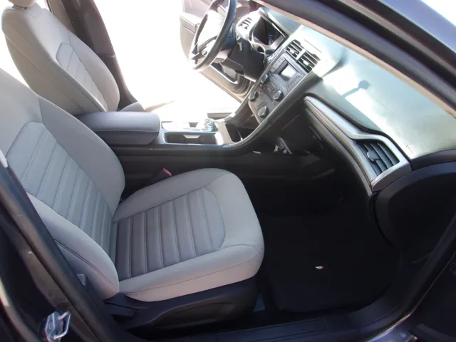 2018 Ford Fusion S - Photo 18