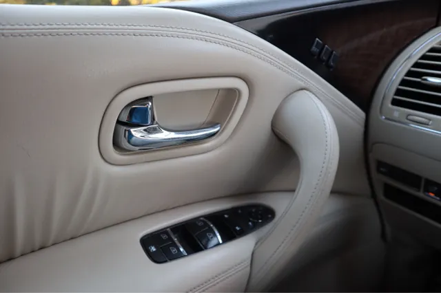 2014 Infiniti QX80 photo 14