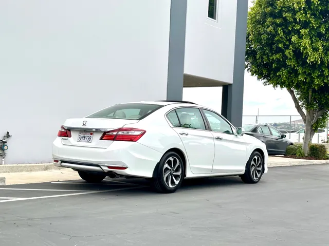 2017 Honda Accord EX - Photo 8