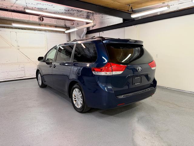 2012 Toyota Sienna Limited FWD 7-Passsenger V6