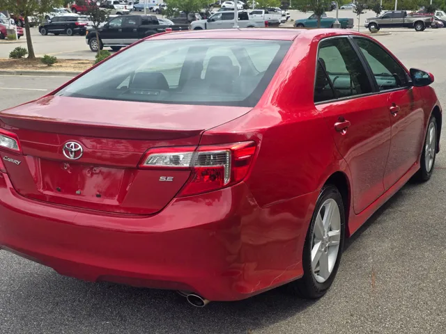 2013 Toyota Camry SE - Photo 4
