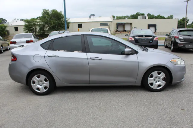 2016 Dodge Dart SE - Photo 9