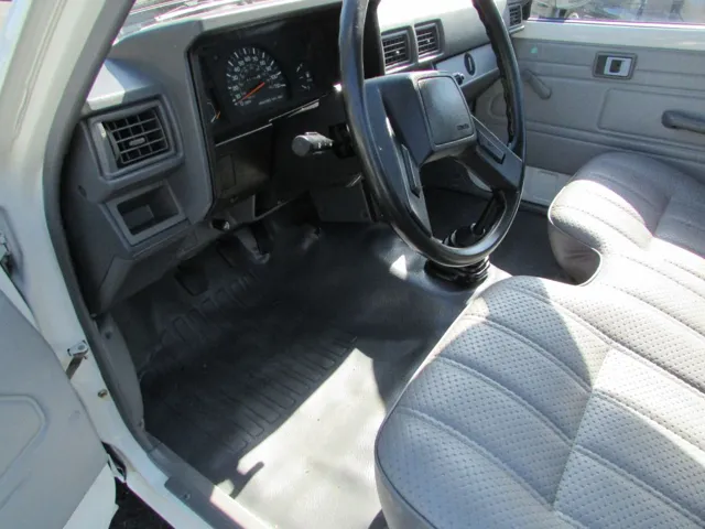 1986 Toyota Pickup - Photo 10