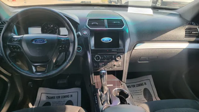 2017 Ford Explorer XLT - Photo 8