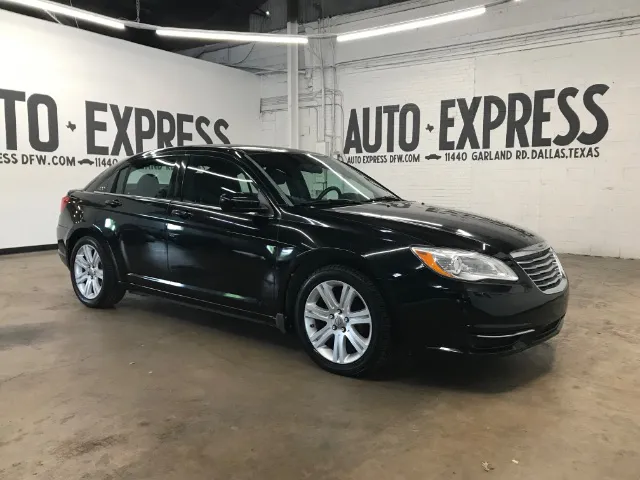 2013 Chrysler 200 Touring