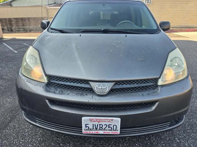 2004 Toyota Sienna LE