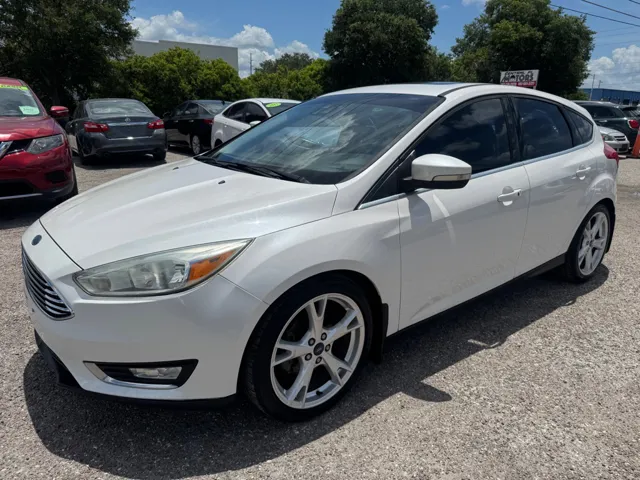 2016 Ford Focus 5 Door Hatch Titanium's photo