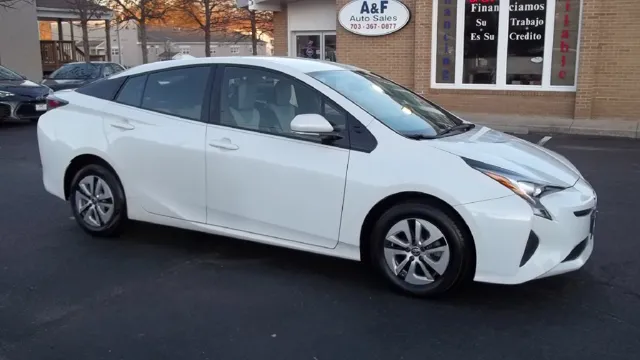 2016 Toyota Prius Three