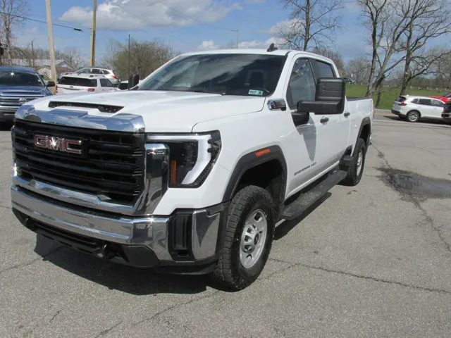 2024 GMC Sierra 4WD Crew Cab Standard Box Pro's photo