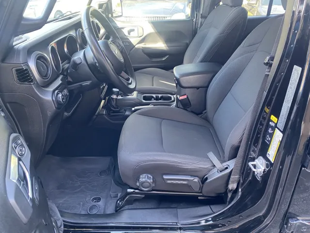 2022 Jeep Gladiator Sport S photo 2