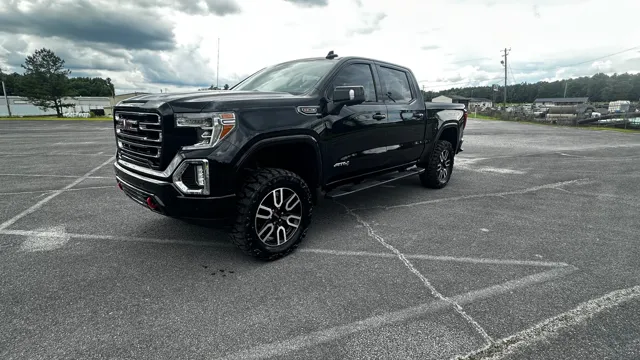 2019 GMC Sierra 4WD Crew Cab Short Box AT4's photo