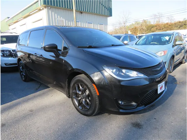 2020 Chrysler Pacifica Touring