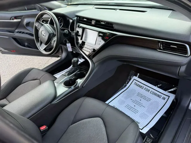 2020 Toyota Camry LE - Photo 32