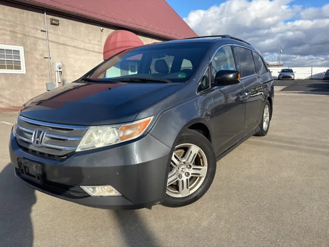 2011 Honda Odyssey Touring's photo