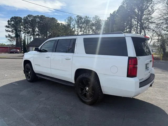 2015 Chevrolet Suburban LT - Photo 6
