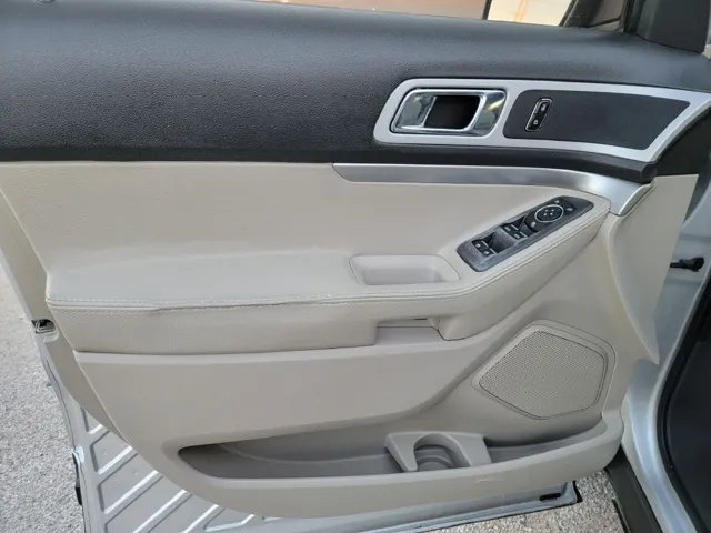 2011 Ford Explorer XLT - Photo 12