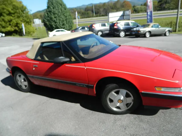1990 Buick Reatta's photo