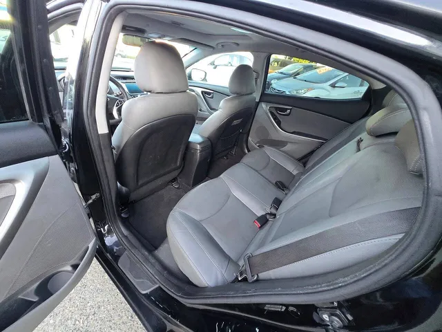 2012 Hyundai Elantra Limited - Photo 23