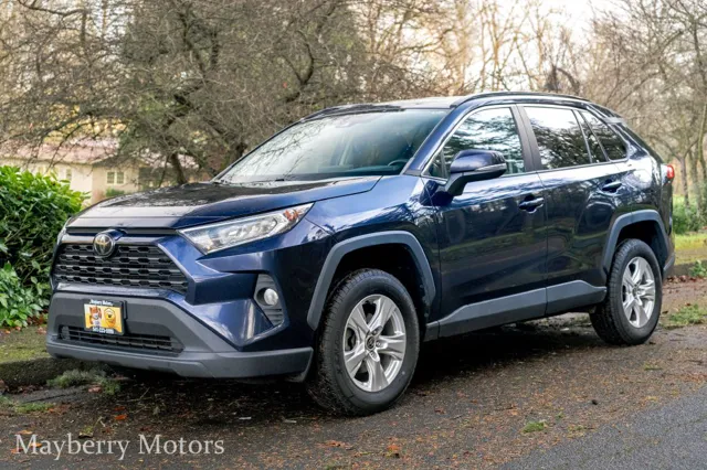 2021 Toyota RAV4 XLE's photo