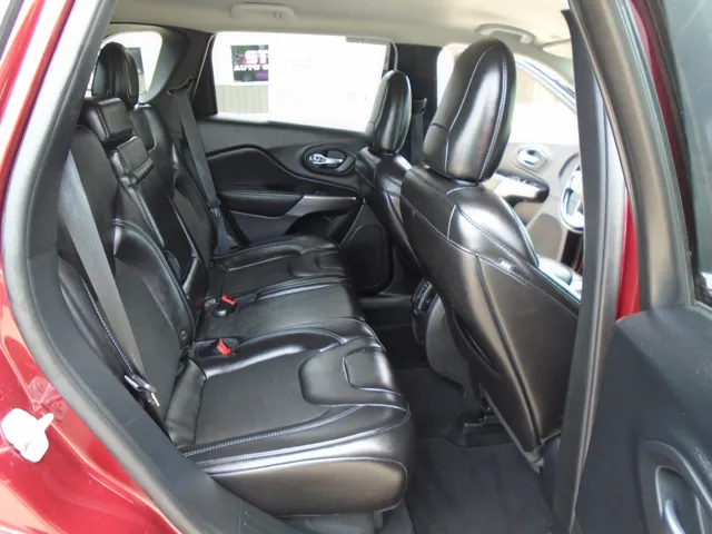 2019 Jeep Cherokee Latitude Plus - Photo 15