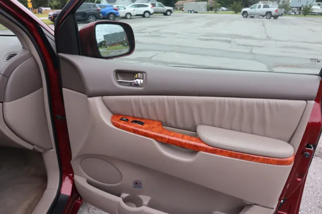 2009 Toyota Sienna Limited - Photo 32