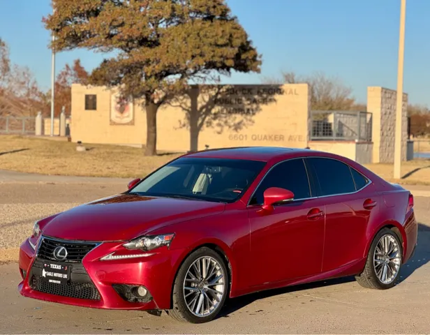 2014 Lexus IS 250's photo