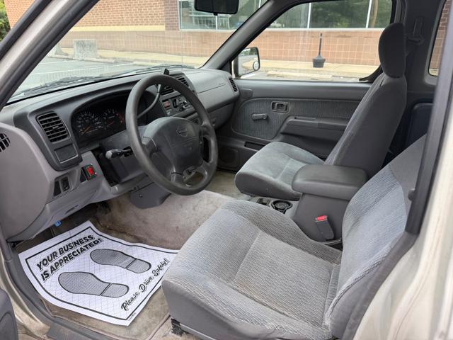 1999 Nissan Frontier XE King Cab 2WD