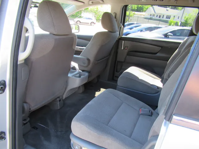2013 Honda Odyssey LX - Photo 12