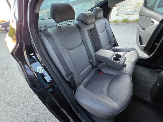 2012 Hyundai Elantra Limited - Photo 29