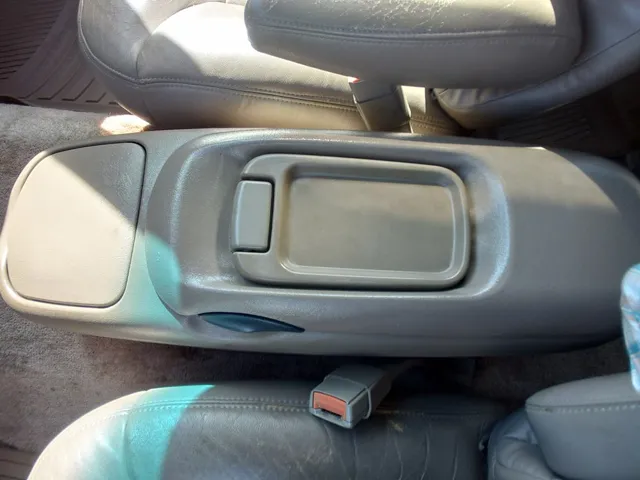 1998 Chevrolet Tahoe LS - Photo 25