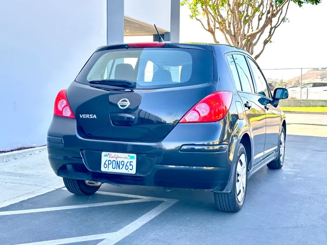 2011 Nissan Versa SL - Photo 10