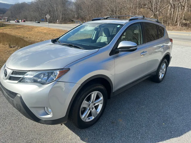 2014 Toyota RAV4 XLE's photo
