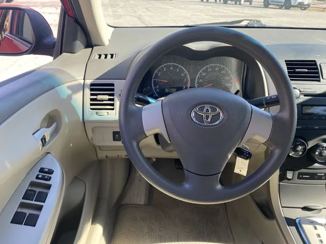 2010 Toyota Corolla LE photo 4