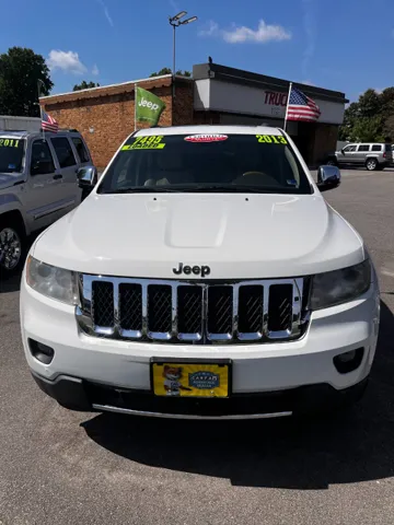 2013 Jeep Grand Cherokee Overland 4WD's photo