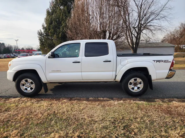 2014 Toyota Tacoma Base's photo