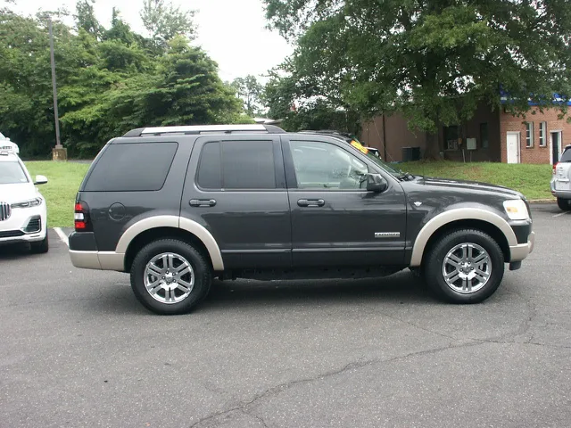 2007 Ford Explorer Eddie Bauer photo 3