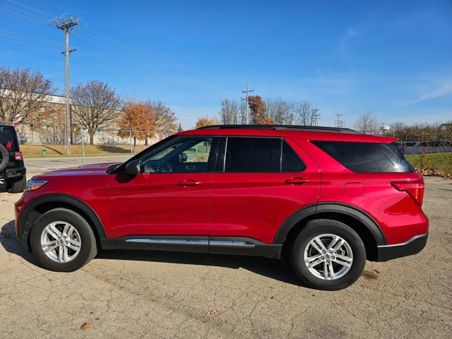 2022 Ford Explorer XLT's photo