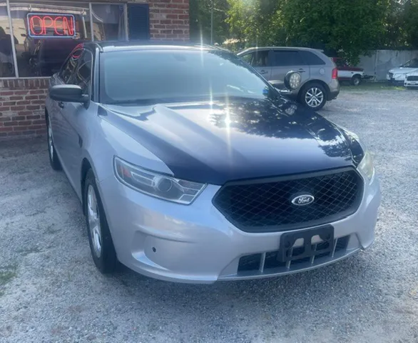 2019 Ford Taurus's photo