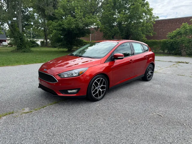 2018 Ford Focus Hatch SEL's photo