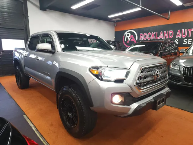 2016 Toyota Tacoma TRD Off Road's photo